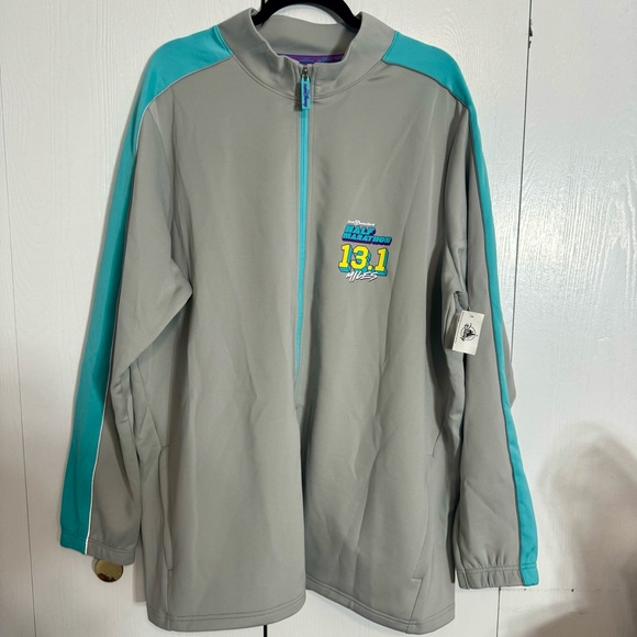 NWT. Disney RunDisney jacket. Size: XL, 3XL - Picture 2 of 16